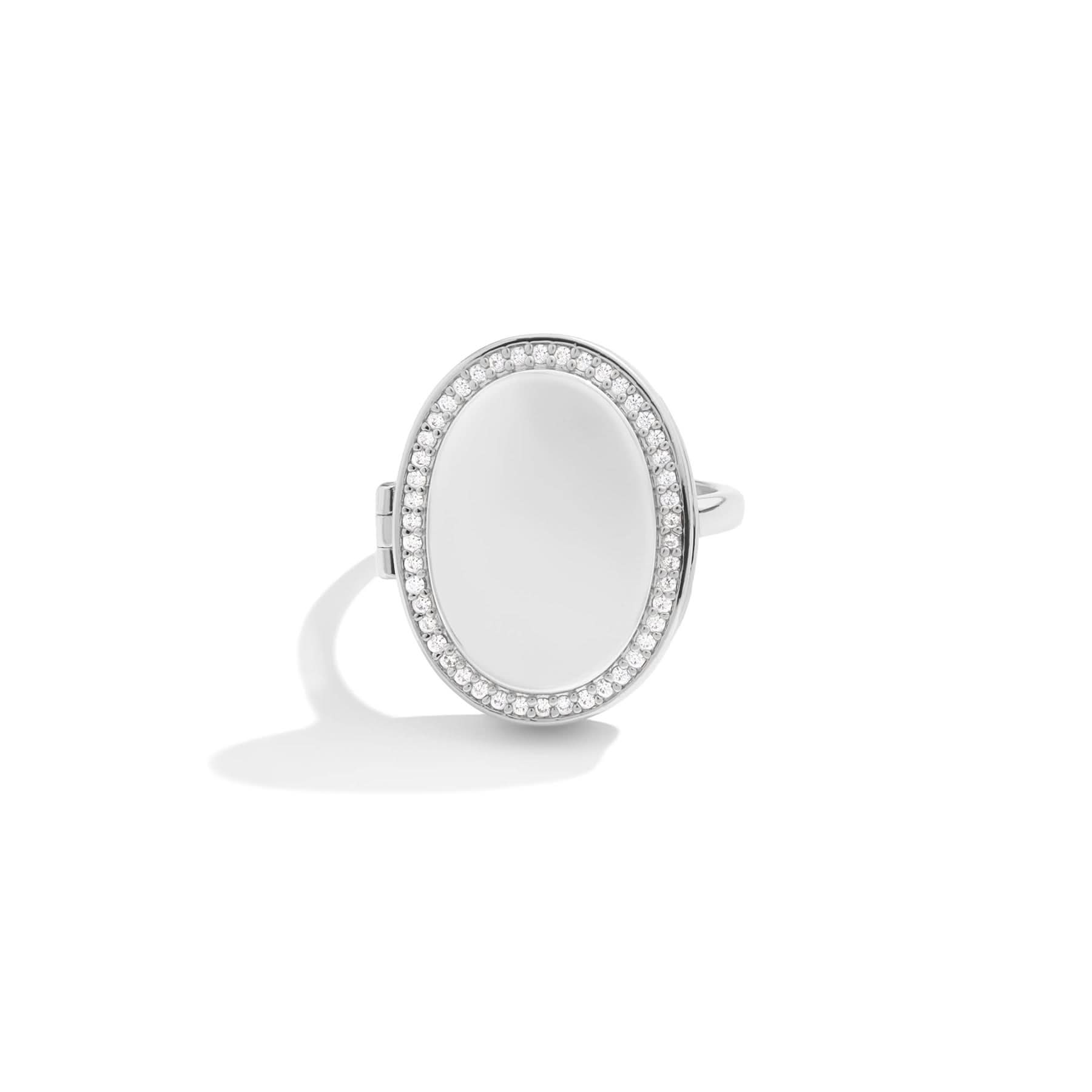 Anello personalizzato con medaglione ovale