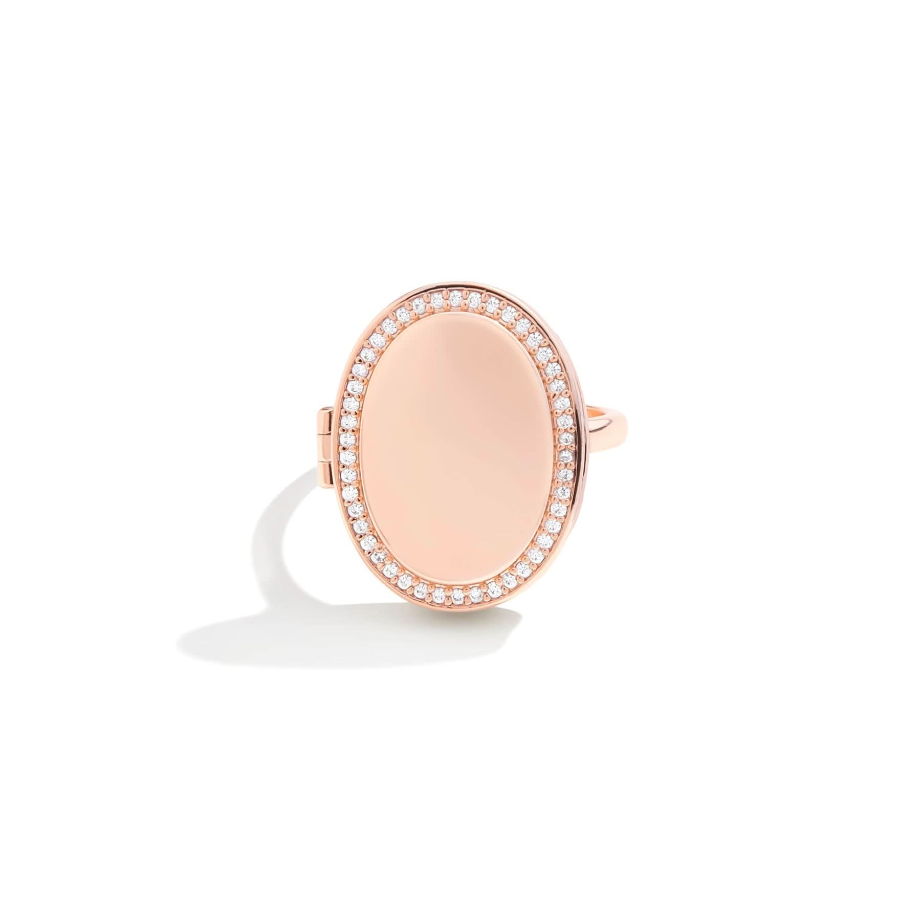 Anello personalizzato con medaglione ovale