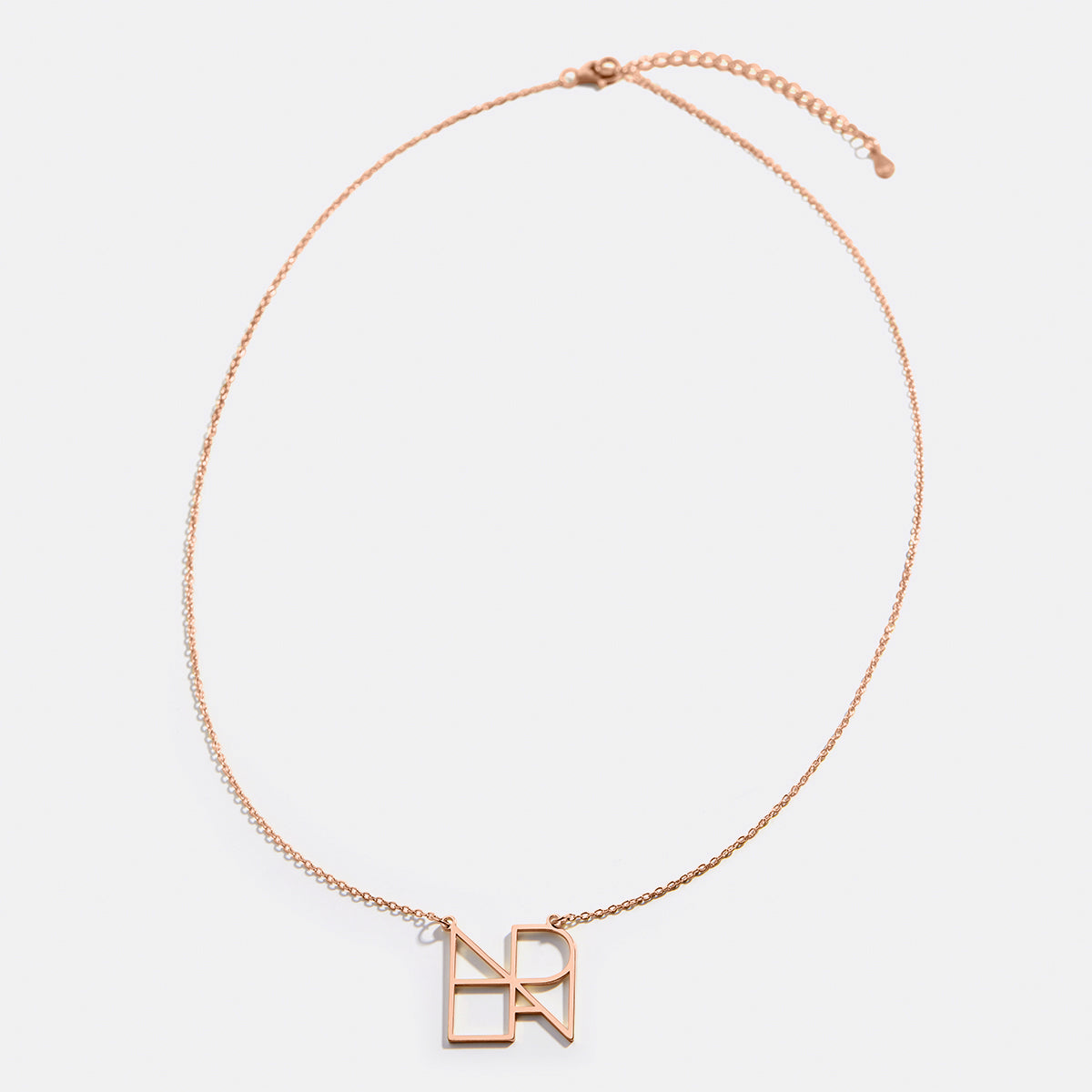 Collana con nome monogramma minimalista