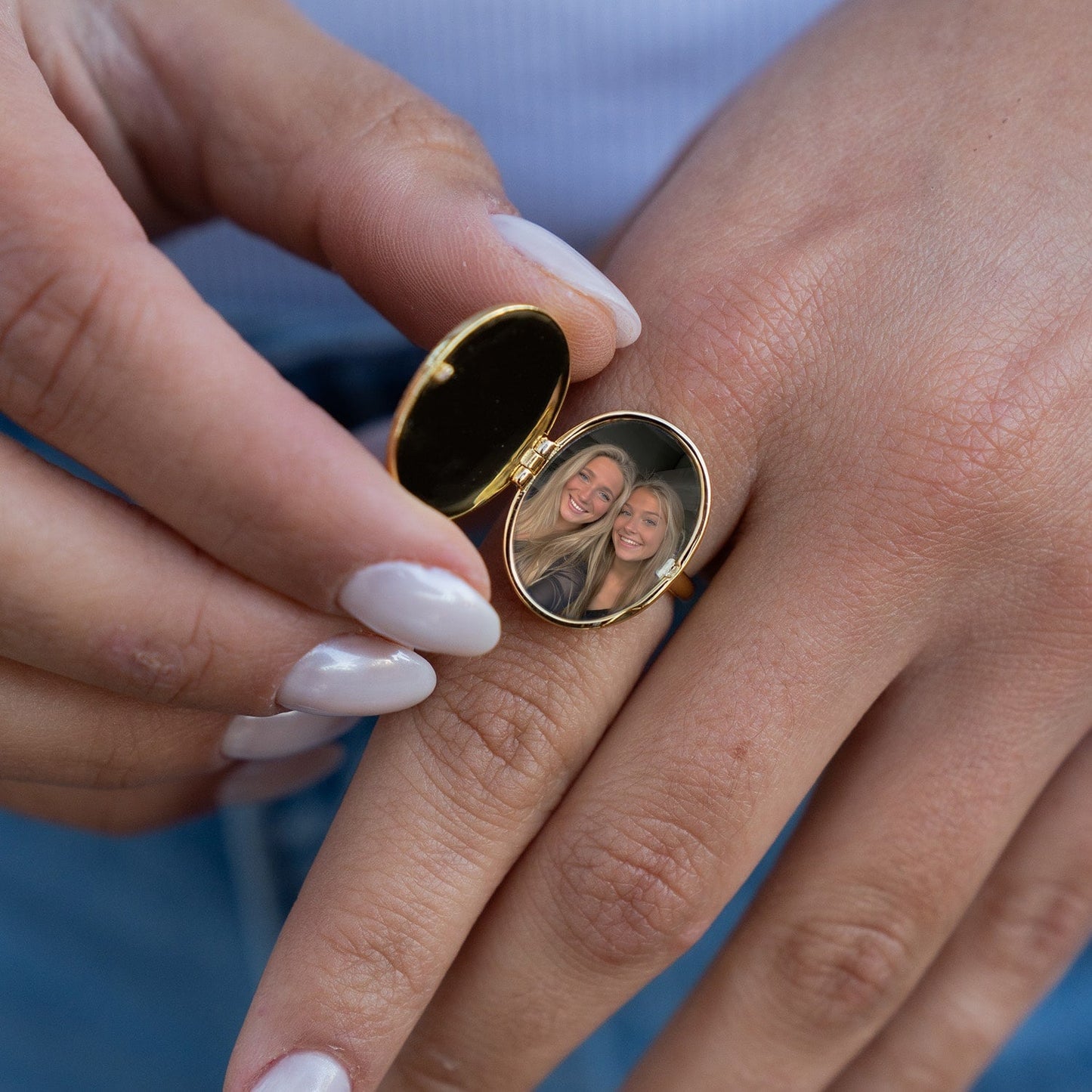 Anello medaglione personalizzato in madreperla