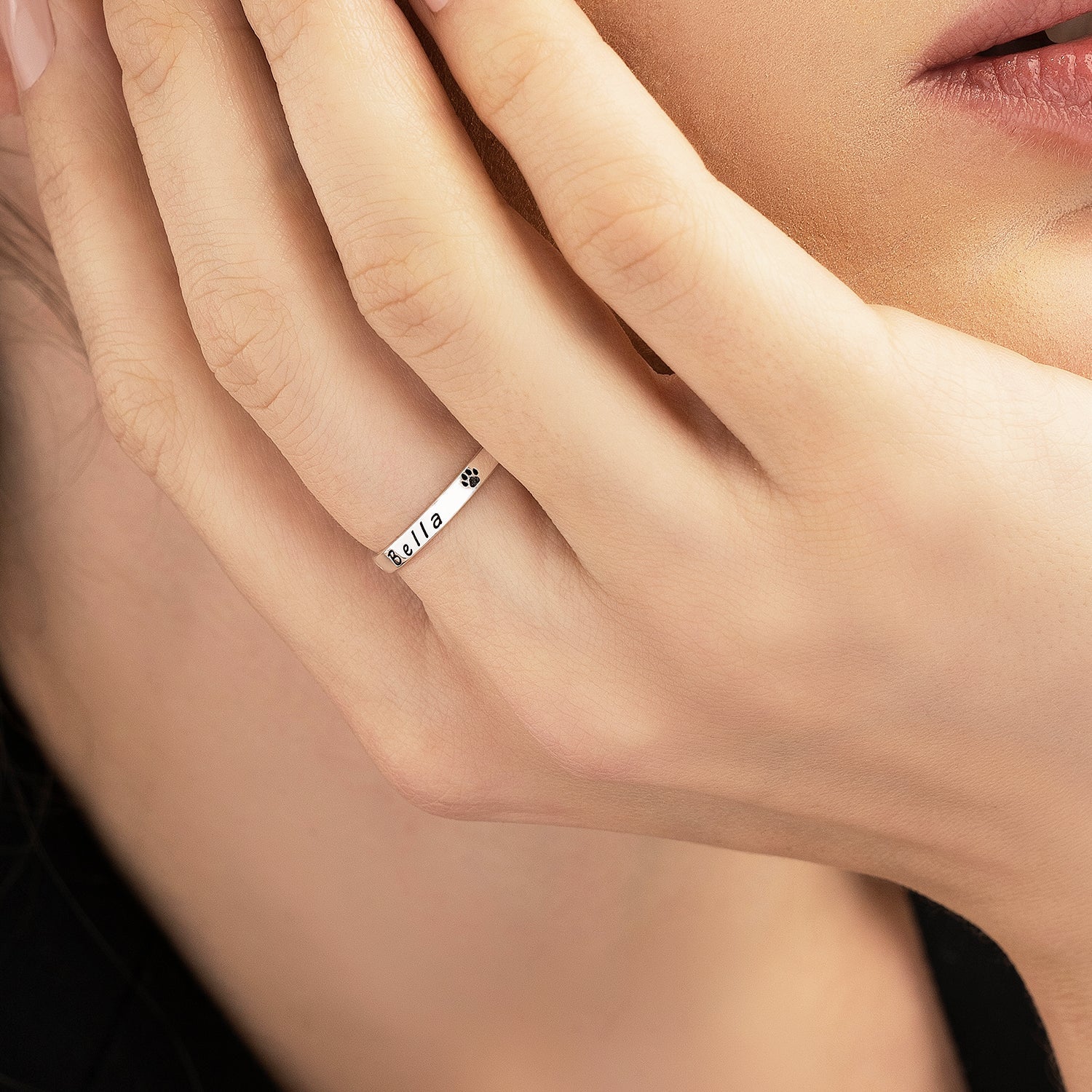 Anello a fascia per animali impilabile