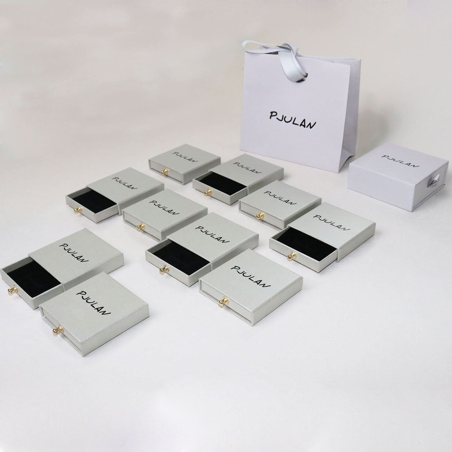 Scatola regalo per gioielli boutique