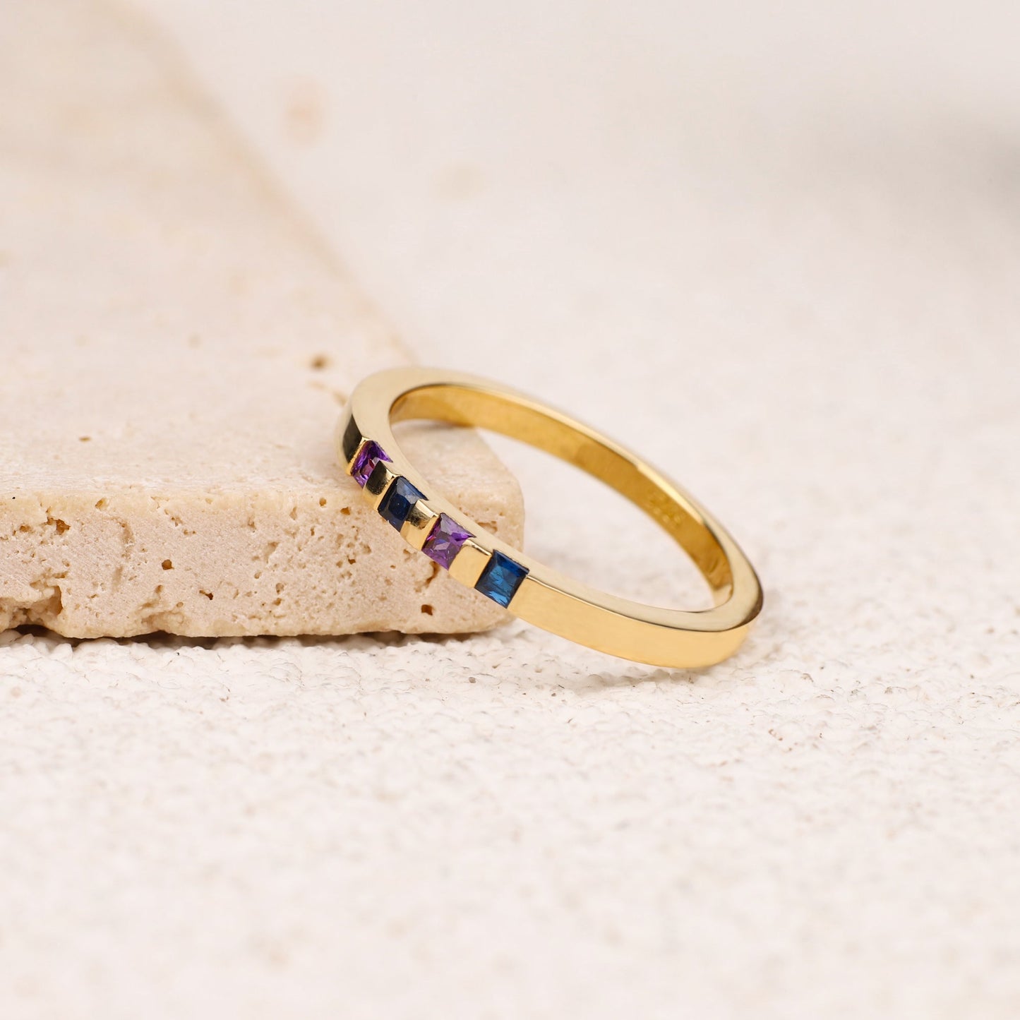Anello con pietra portafortuna taglio principessa
