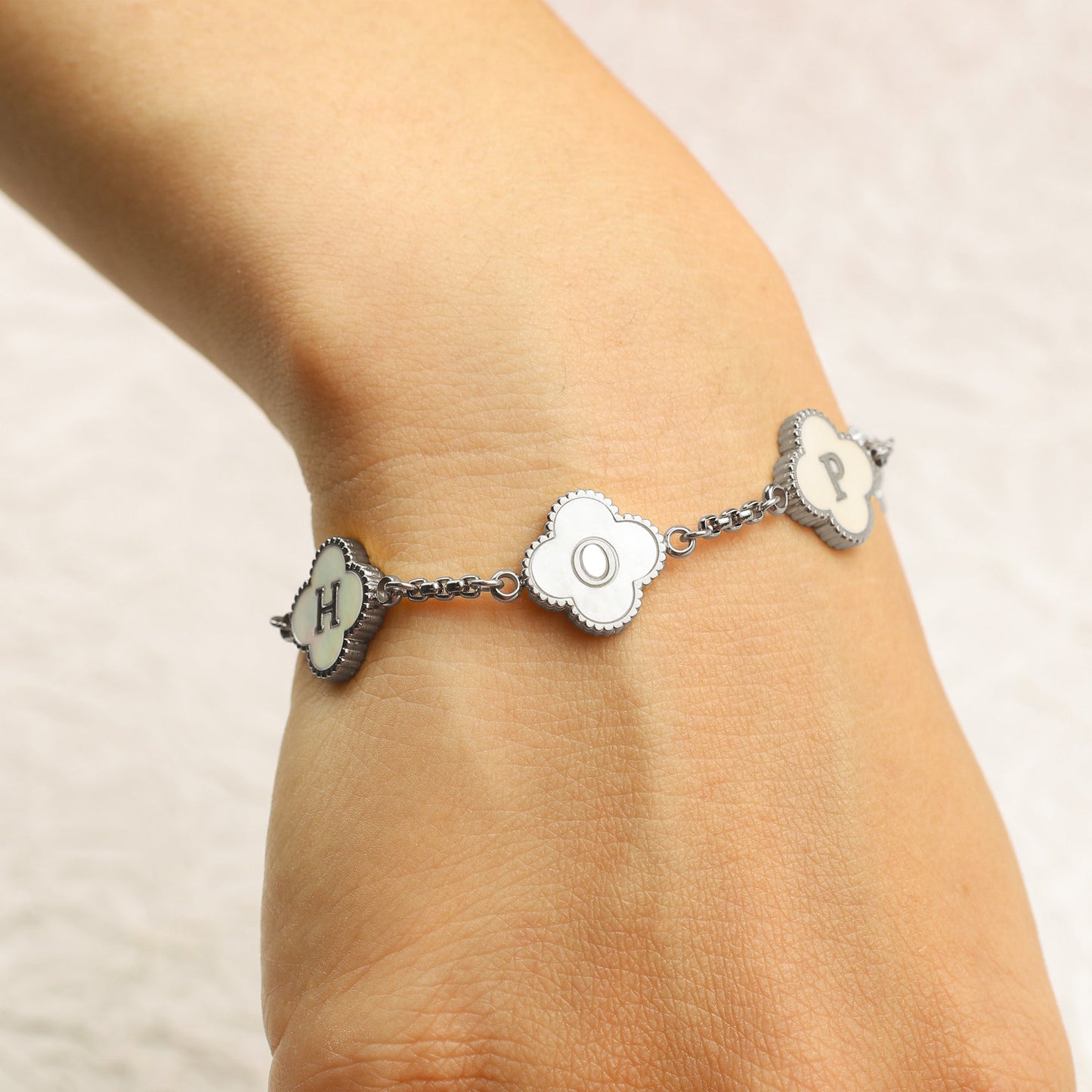 Bracciale con nome personalizzato a quadrifoglio