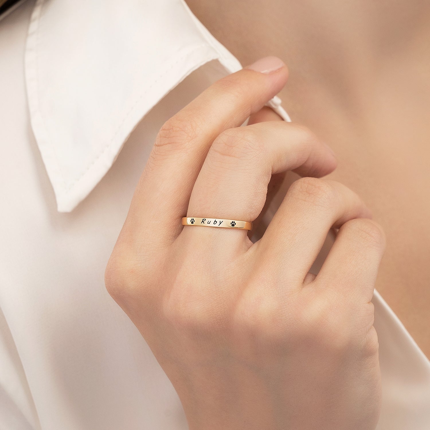 Anello a fascia per animali impilabile