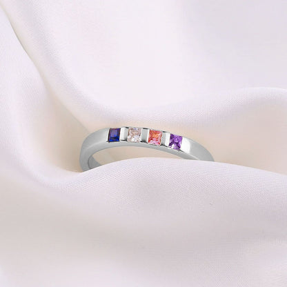 Anello con pietra portafortuna taglio principessa