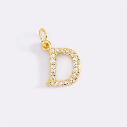 Charm con iniziale pavé delicato