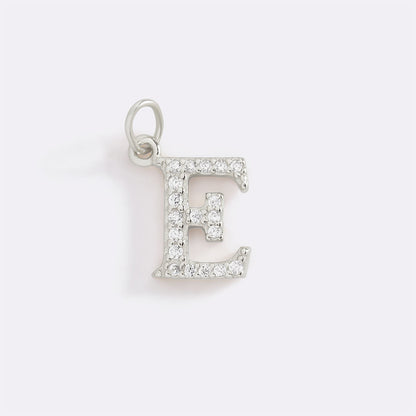 Charm con iniziale pavé delicato