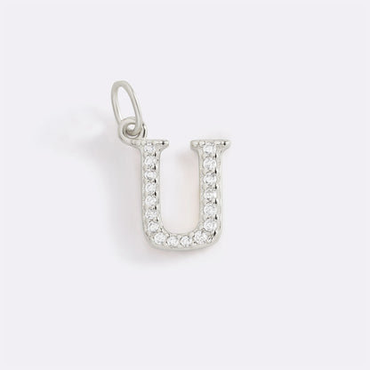 Charm con iniziale pavé delicato