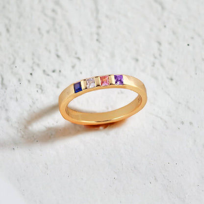 Anello con pietra portafortuna taglio principessa