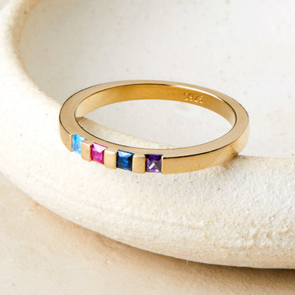 Anello con pietra portafortuna taglio principessa