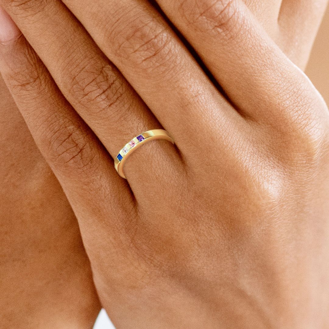 Anello con pietra portafortuna taglio principessa