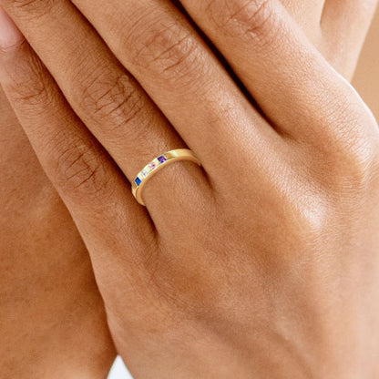 Anello con pietra portafortuna taglio principessa