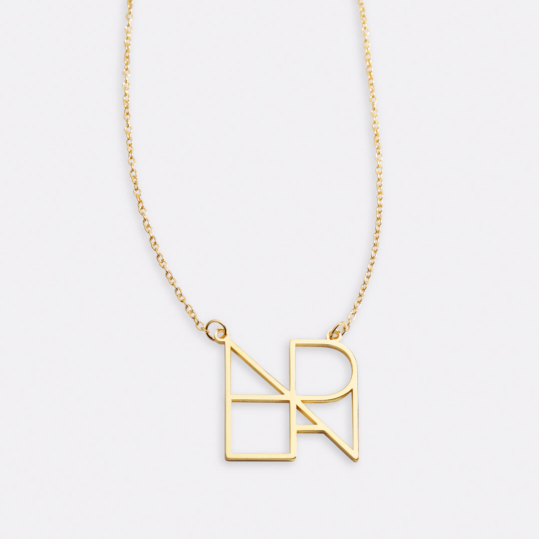 Collana con nome monogramma minimalista