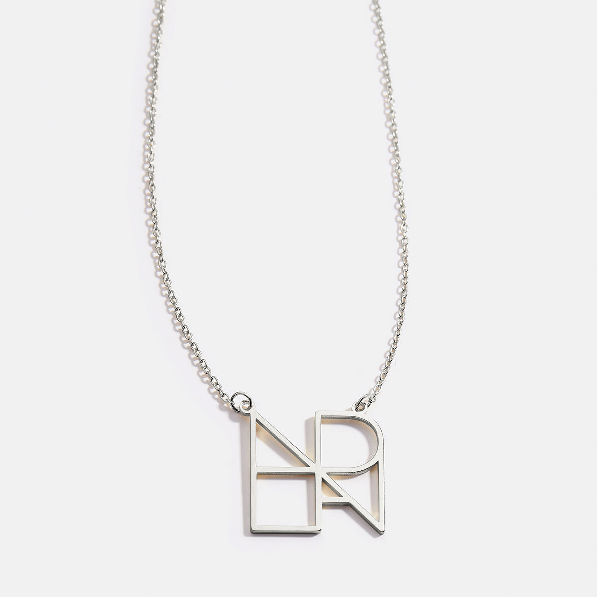 Collana con nome monogramma minimalista