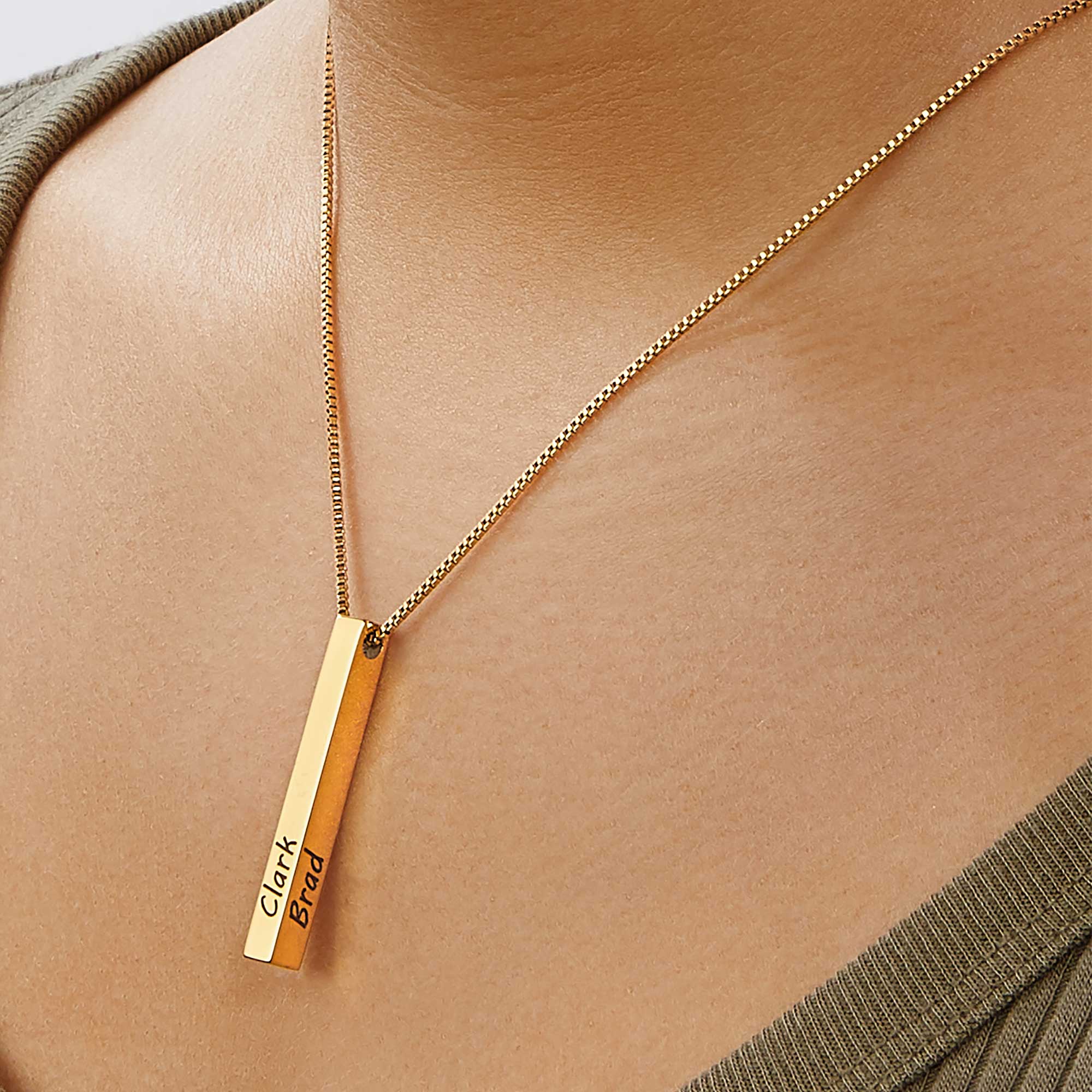 Collana con barra pilastro di musa