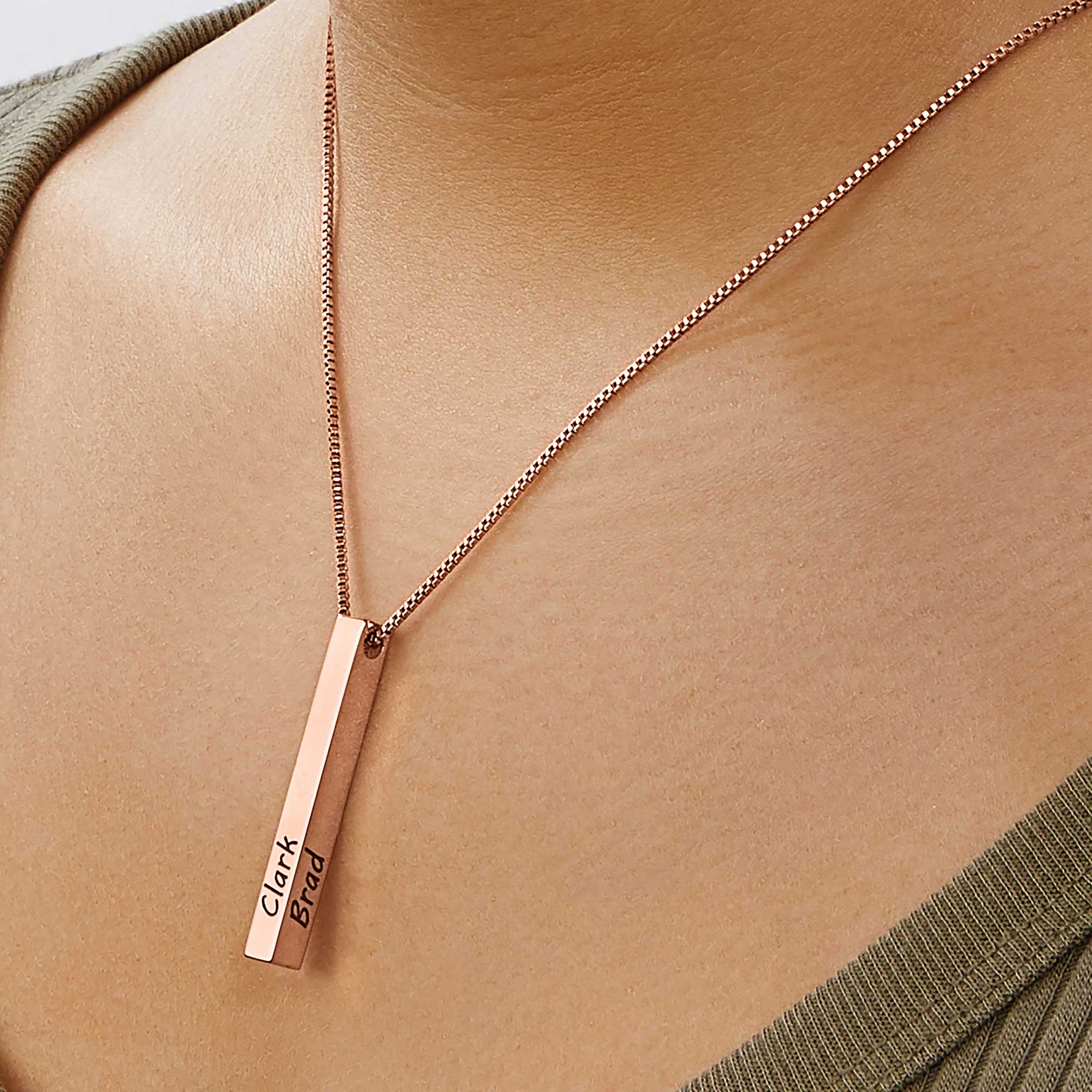 Collana con barra pilastro di musa