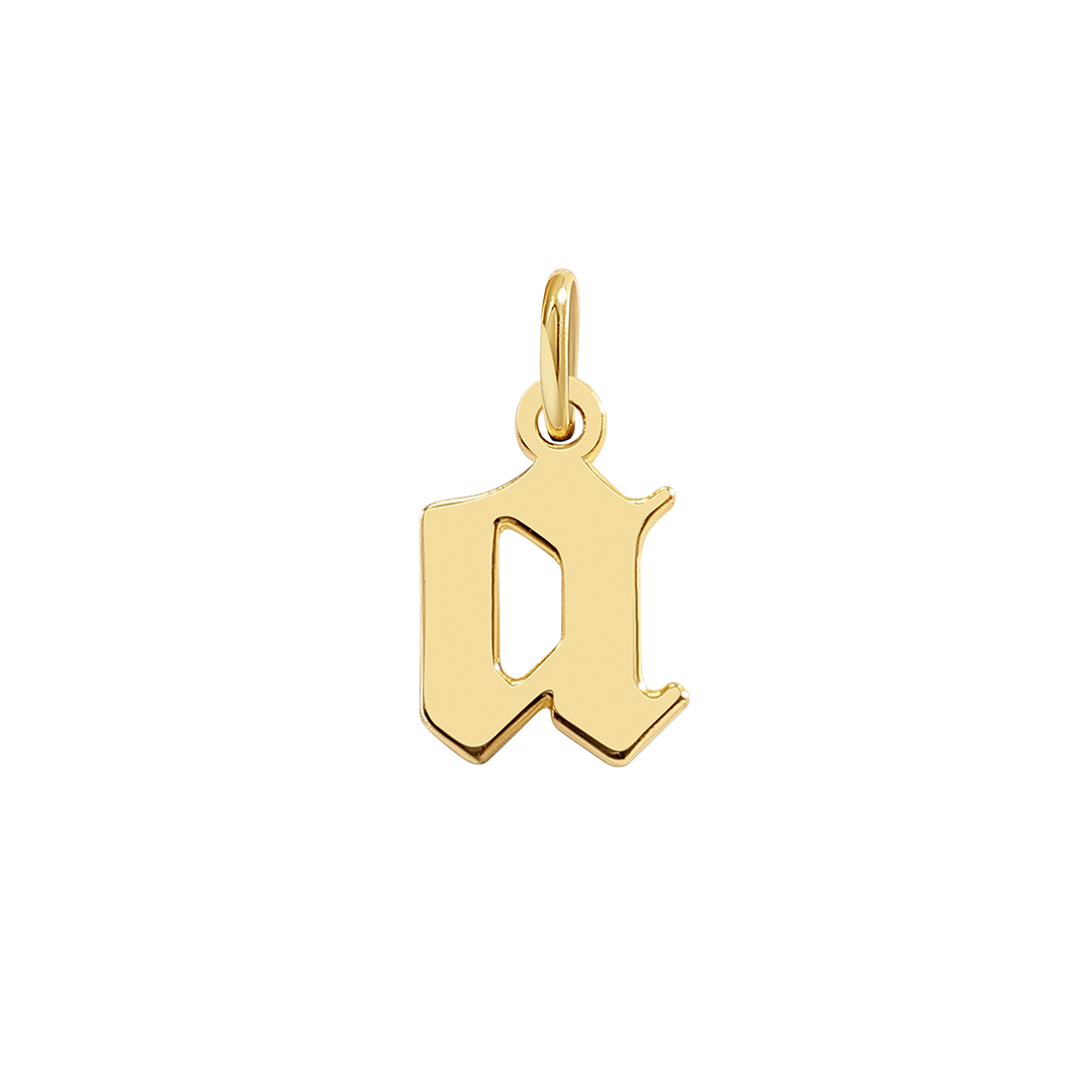 Charm con lettera in stile Old English