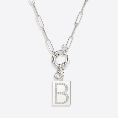 Collana con ciondolo iniziale Pave e catena a graffetta