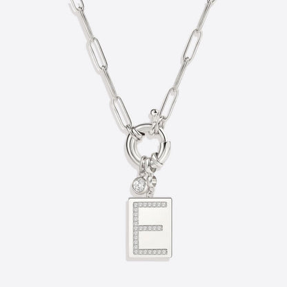 Collana con ciondolo iniziale Pave e catena a graffetta