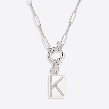 Collana con ciondolo iniziale Pave e catena a graffetta