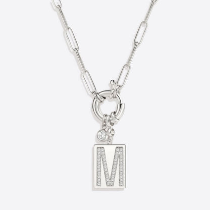 Collana con ciondolo iniziale Pave e catena a graffetta