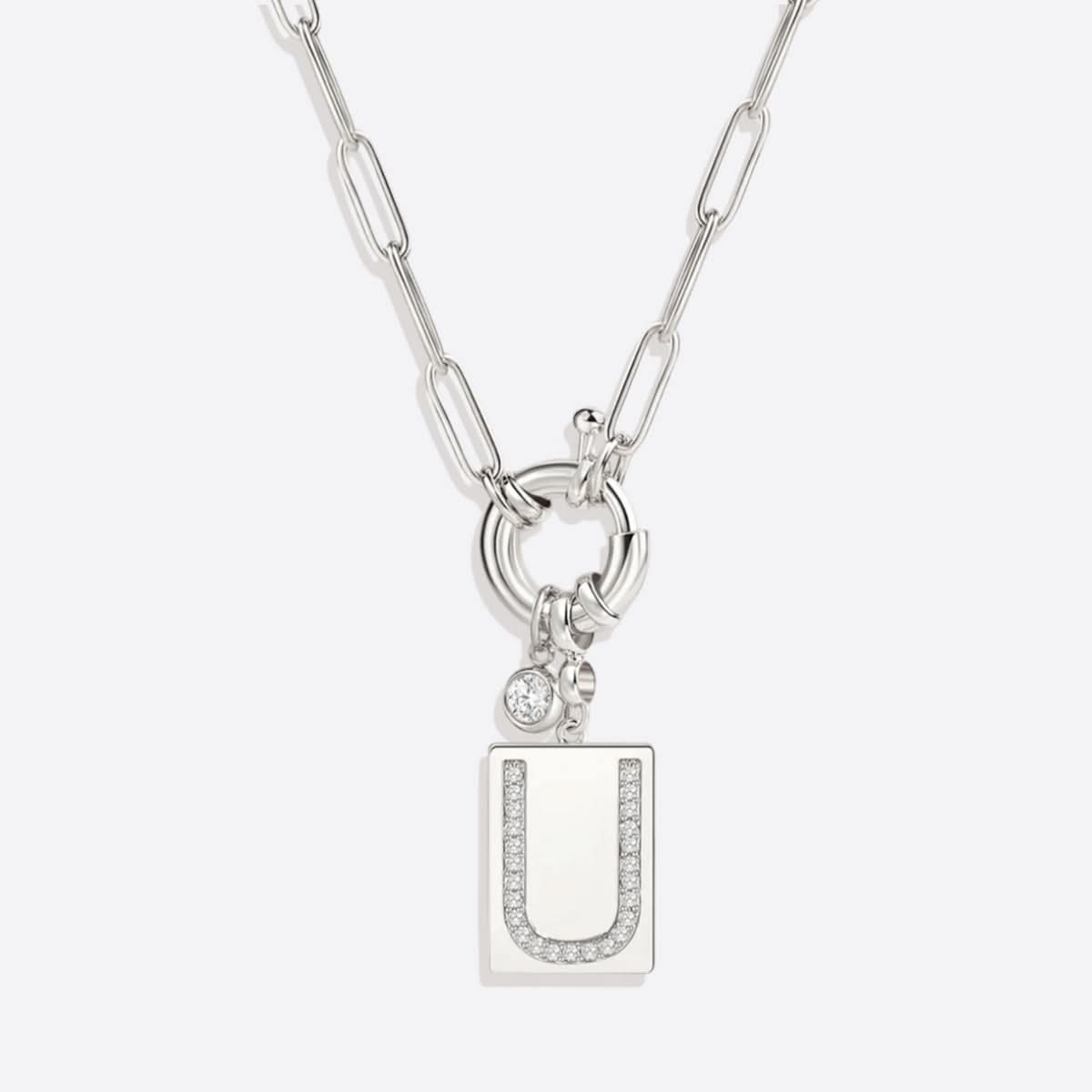 Collana con ciondolo iniziale Pave e catena a graffetta