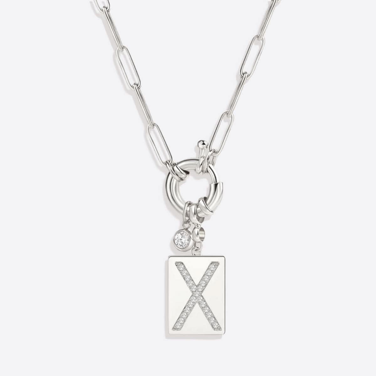 Collana con ciondolo iniziale Pave e catena a graffetta