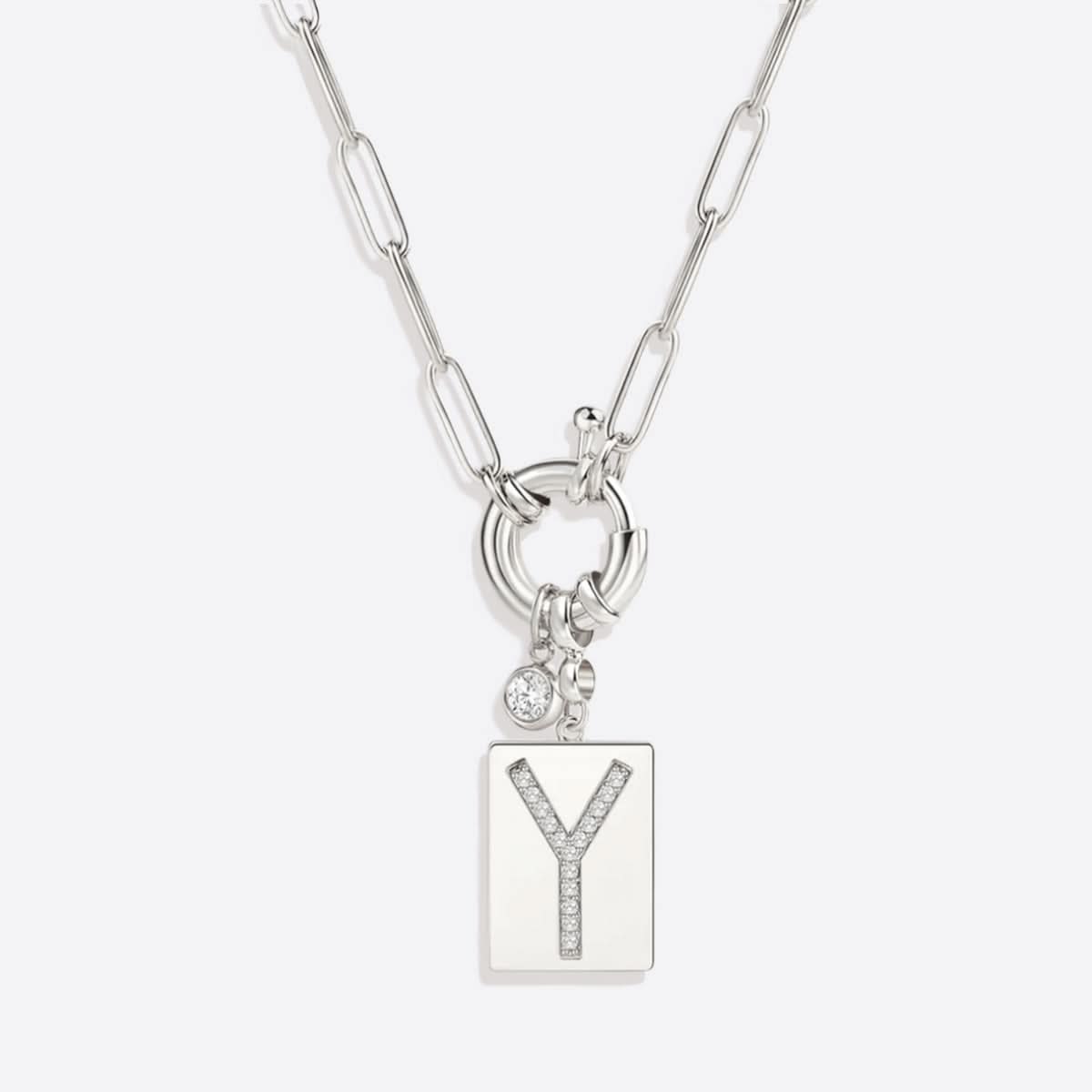 Collana con ciondolo iniziale Pave e catena a graffetta