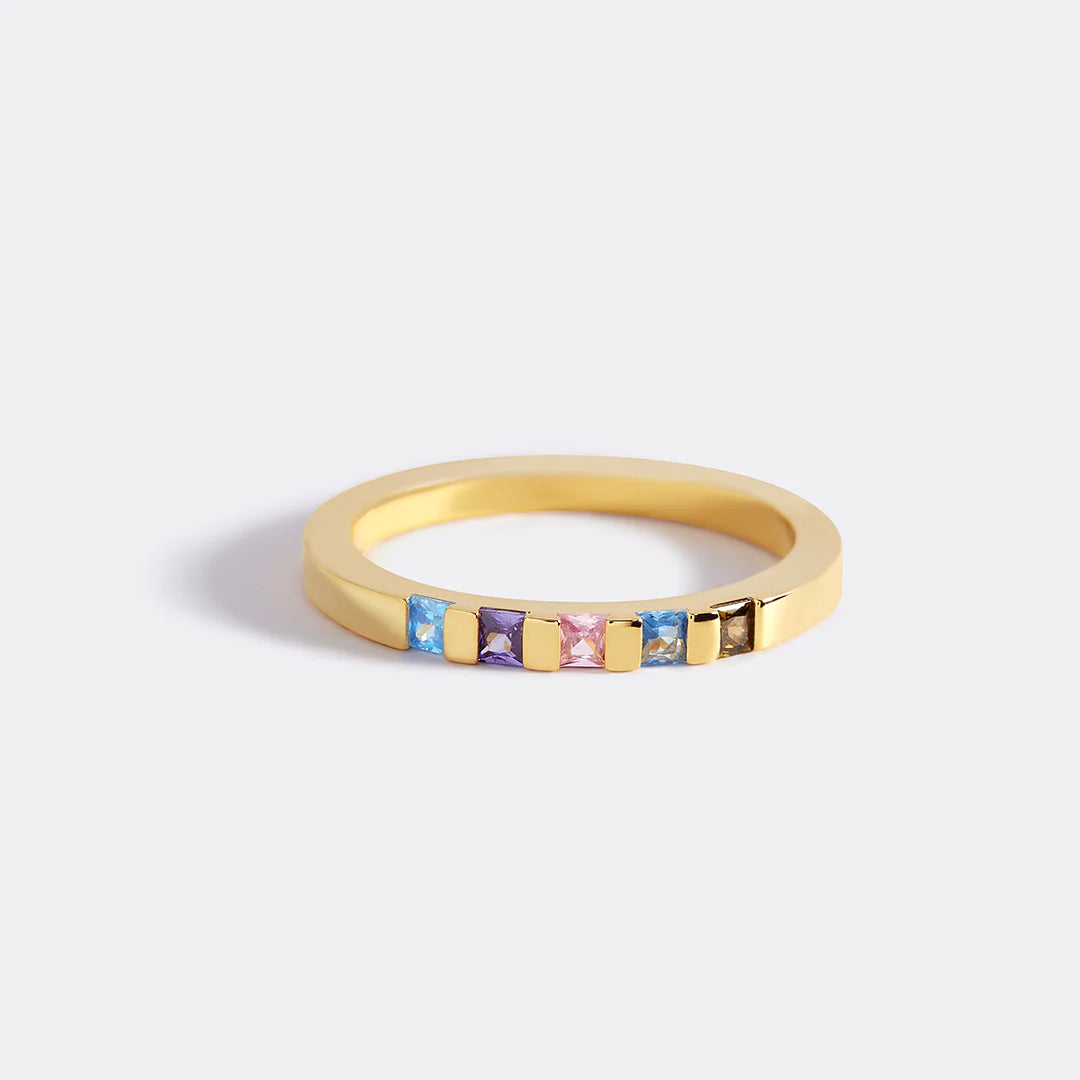 Anello con pietra portafortuna taglio principessa