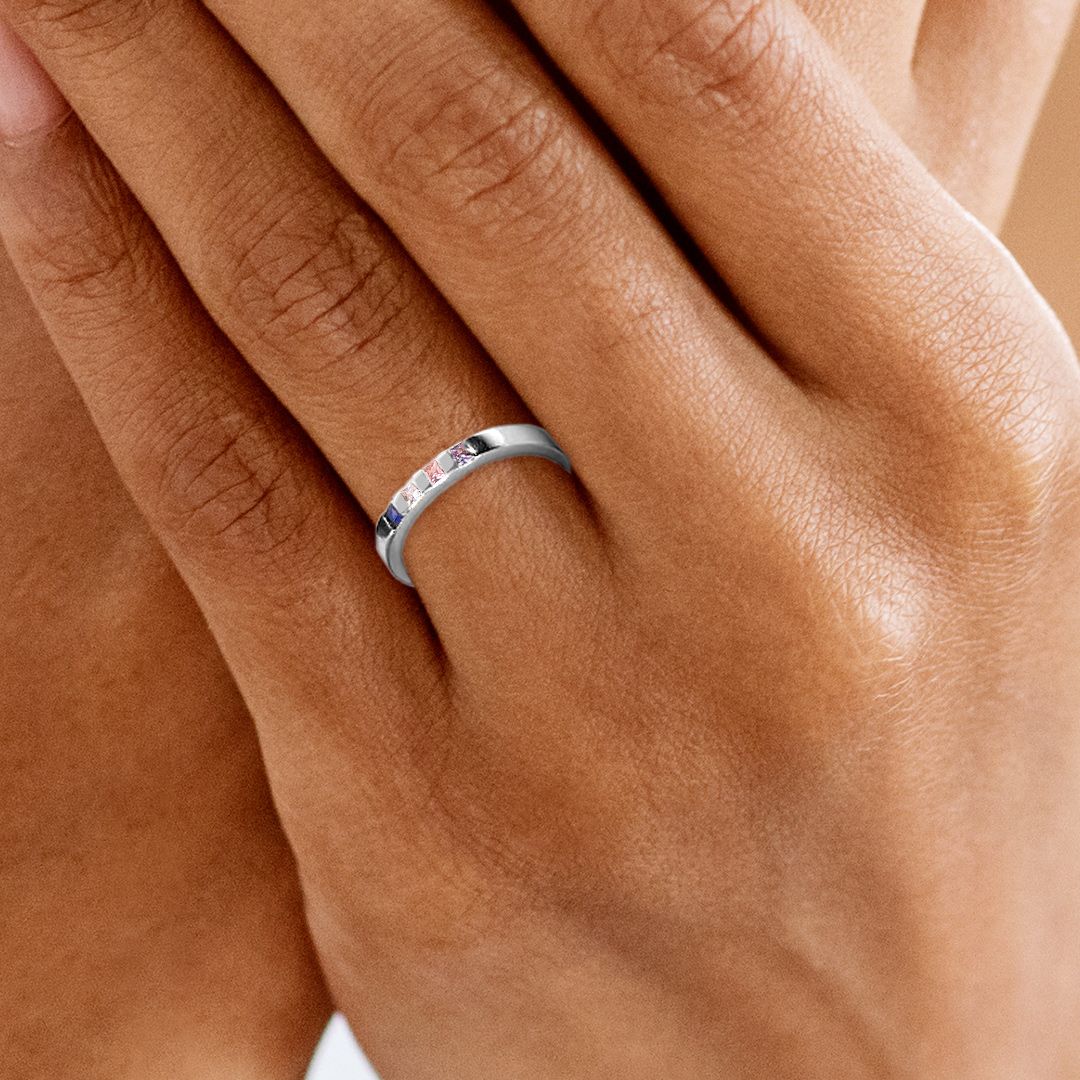 Anello con pietra portafortuna taglio principessa
