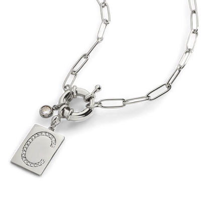 Collana con ciondolo iniziale Pave e catena a graffetta