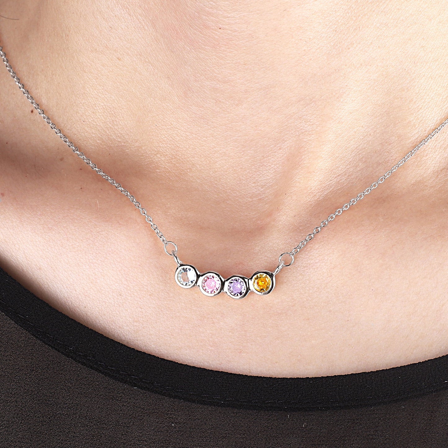 Collana Delicata con Pietre di Nascita della Famiglia