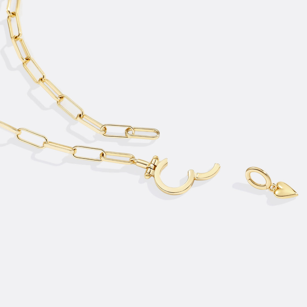 Charm a cuore minimalista