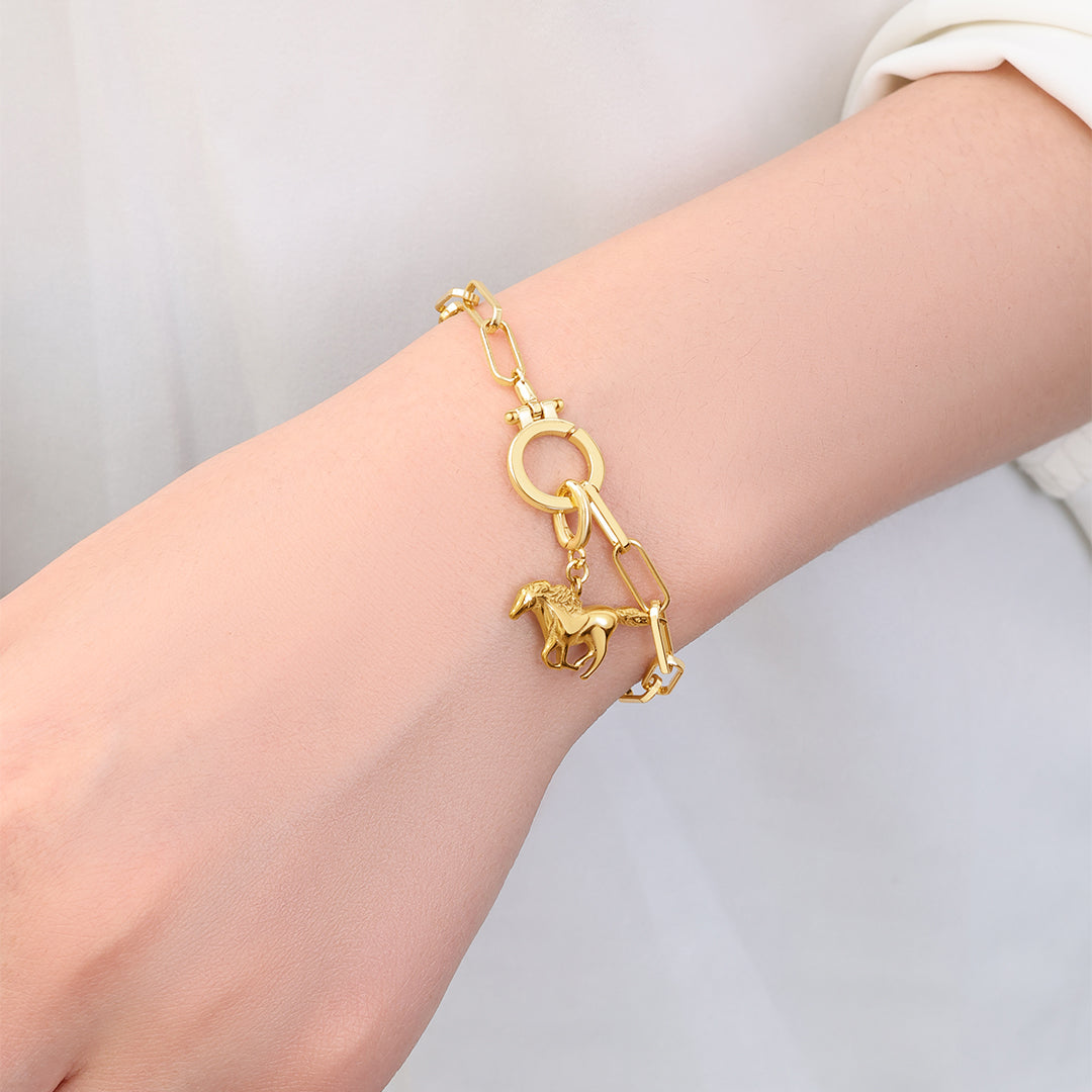 Charm a Cavallo