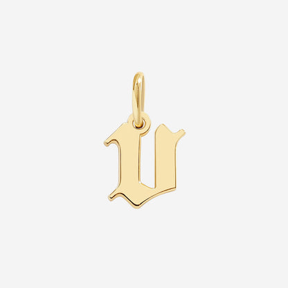 Charm con lettera in stile Old English