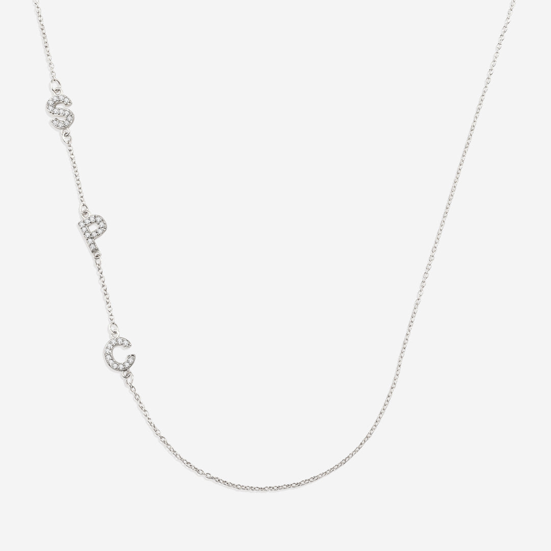 Collana con le iniziali pavé