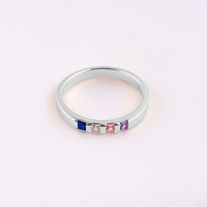 Anello con pietra portafortuna taglio principessa